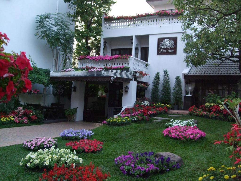 Rachamankha Flora House Hotel Чиангмай Екстериор снимка